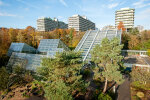 Blick auf die großen Schauhäuser mit den Gebäuden der Ruhr-Universität im Hintergrund - Foto: Wolfgang Stuppy; ©RUB